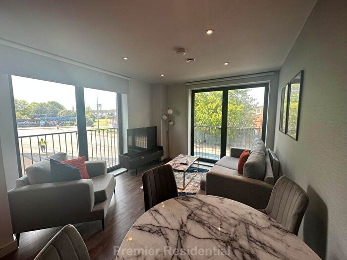 3 Bedroom Apartment To Rent In Ordsall Lane, Salford, M5