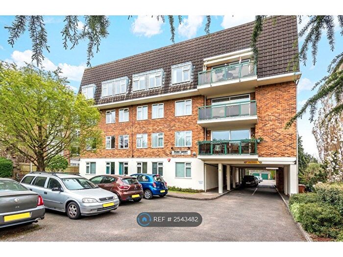 2 Bedroom Flat To Rent In Fern Court, Beckenham, BR3