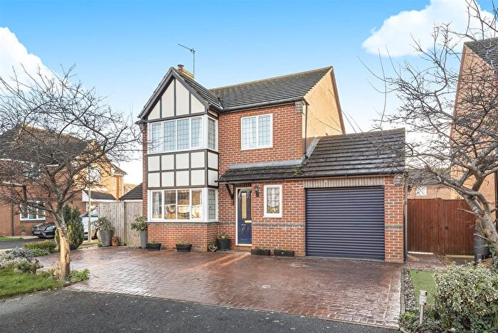 4 Bedroom Detached House For Sale In Churchward Close, Grove, Wantage, OX12