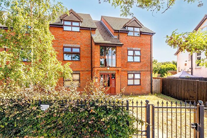 1 Bedroom Flat For Sale In Rugby Road, Twickenham, TW1