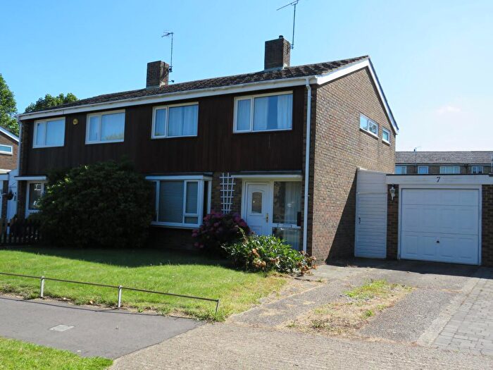 3 Bedroom House To Rent In Newmarket Road, Crawley, RH10