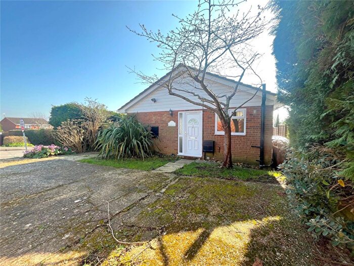 2 Bedroom Bungalow For Sale In Trinity Hill, Farnham, Surrey, GU9