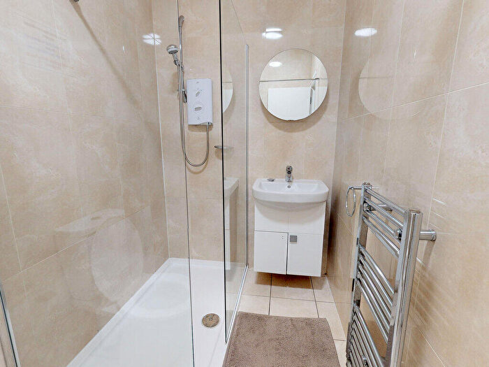 5 Bedroom Apartment To Rent In A North Friary House, PL4