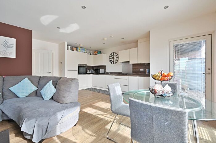 2 Bedroom Flat For Sale In Sudbury Hill, Harrow, HA1