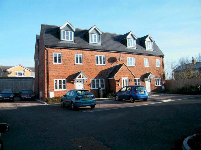 2 Bedroom Flat To Rent In Ilminster Road, Taunton, TA1