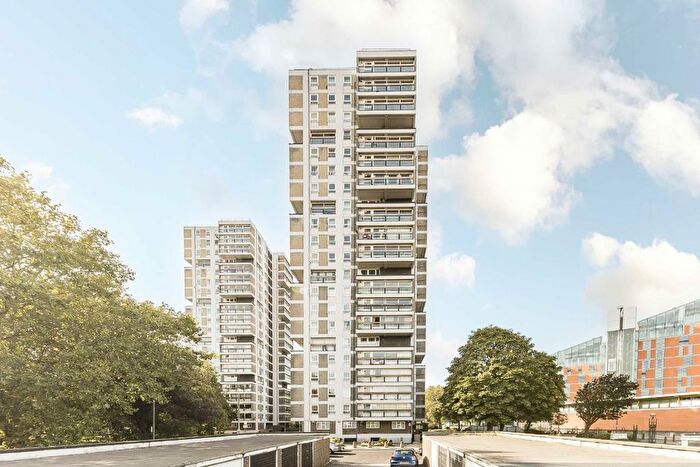 2 Bedroom Flat To Rent In Battersea Church Road, Battersea, SW11