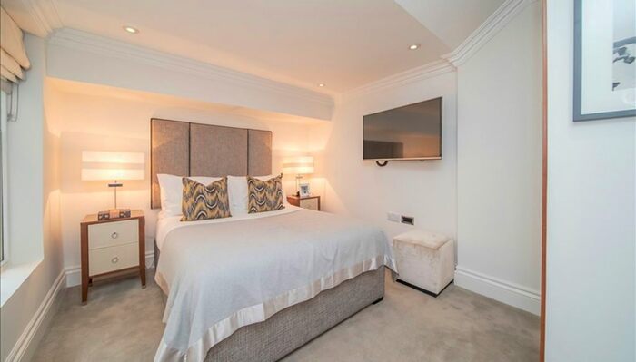 1 Bedroom Flat To Rent In Kensington Gardens Square, London, W2