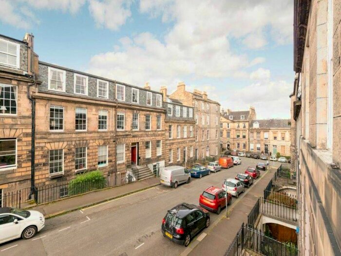 2 Bedroom Flat To Rent In Hart Street, New Town, Edinburgh, EH1