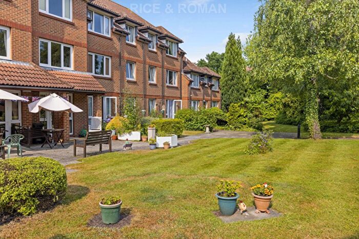 1 Bedroom Flat For Sale In Winterbourne Court, Bracknell, RG12