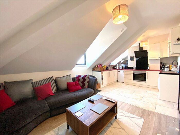 3 Bedroom Flat For Sale In Watchetts Road, Camberley, Surrey, GU15