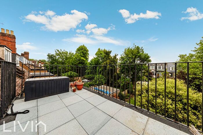 2 Bedroom Flat To Rent In Beech House Road, CR0