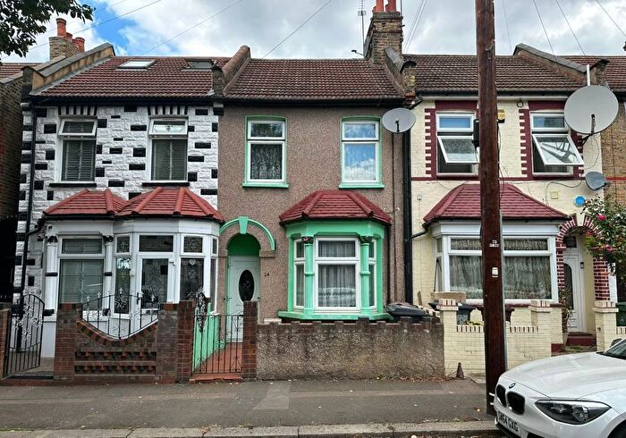 3 Bedroom Terraced House For Sale In Walpole Road, Walthamstow, London, E17