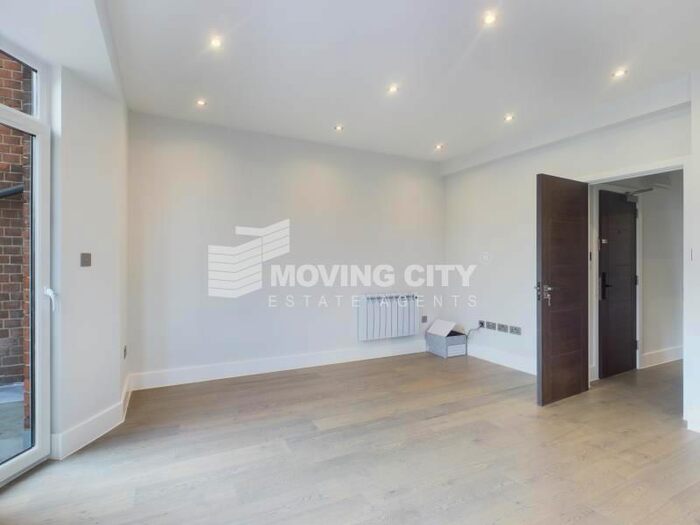 2 Bedroom Flat To Rent In London Road, Twickenham, TW1