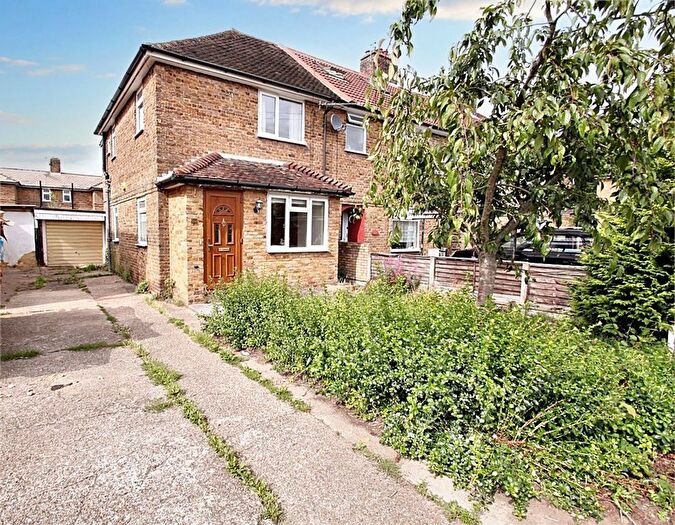 3 Bedroom Terraced House To Rent In Castle Avenue, Yiewsley, UB7