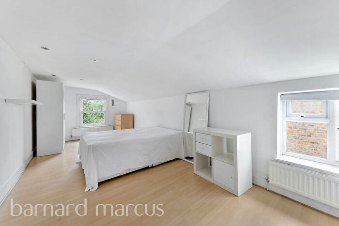 2 Bedroom Flat To Rent In Chetwode Road, London, SW17