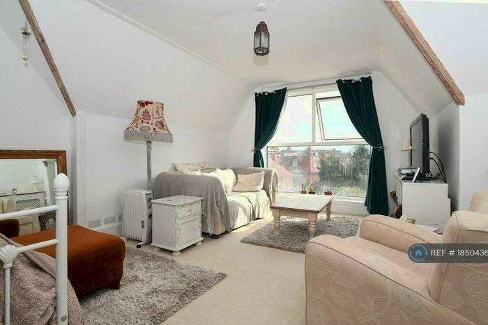 2 Bedroom Flat To Rent In New Church Road, Hove, BN3