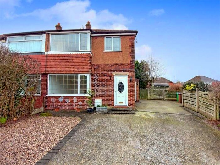 3 Bedroom Semi-Detached House To Rent In Orme Avenue, Alkrington, Middleton, Manchester, M24
