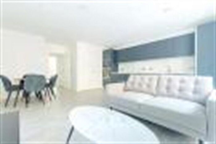 1 Bedroom Flat To Rent In Reade Court, TW3