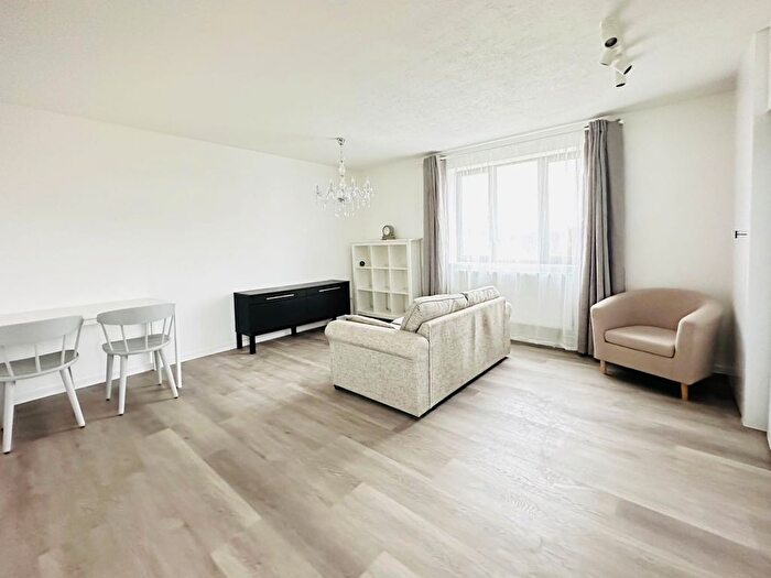 1 Bedroom Flat To Rent In Amsterdam Road, London, E14