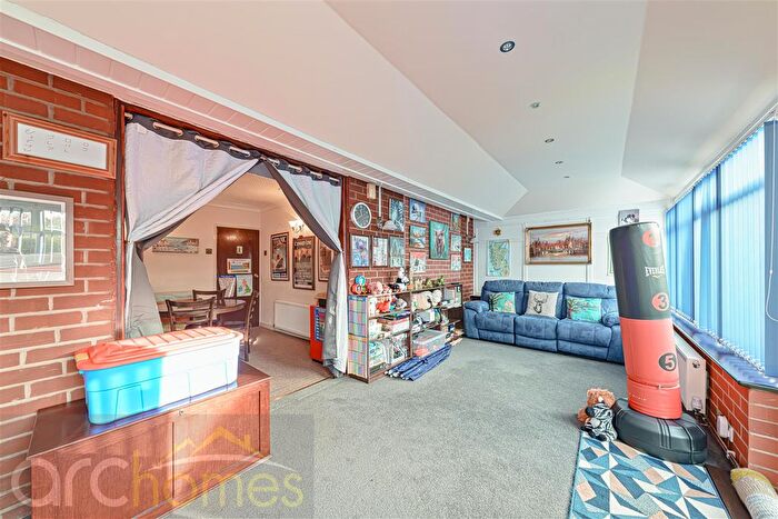 2 Bedroom Semi-Detached Bungalow For Sale In Cromer Drive, Atherton, Manchester, M46