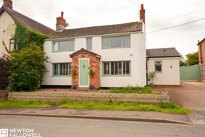 3 Bedroom Cottage For Sale In Town Street, Treswell, DN22