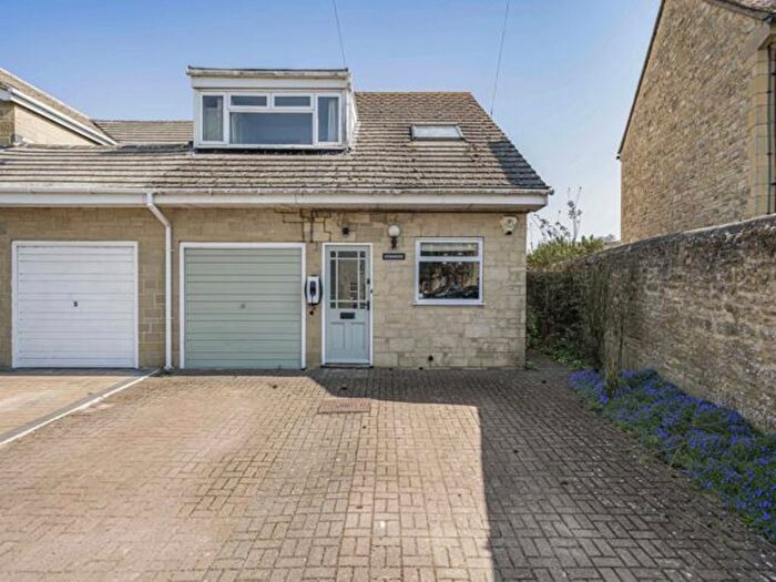 3 Bedroom Link Detached House For Sale In Bell Lane, Cassington, OX29