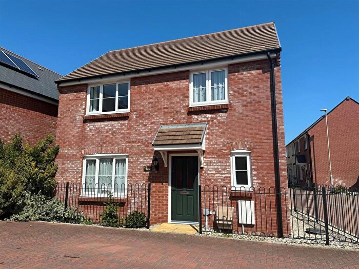 2 Bedroom Detached House To Rent In West Field Road, Weymouth, DT4
