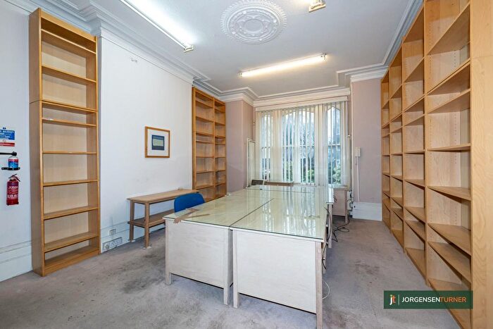2 Bedroom Flat For Sale In Quex Road, London, NW6