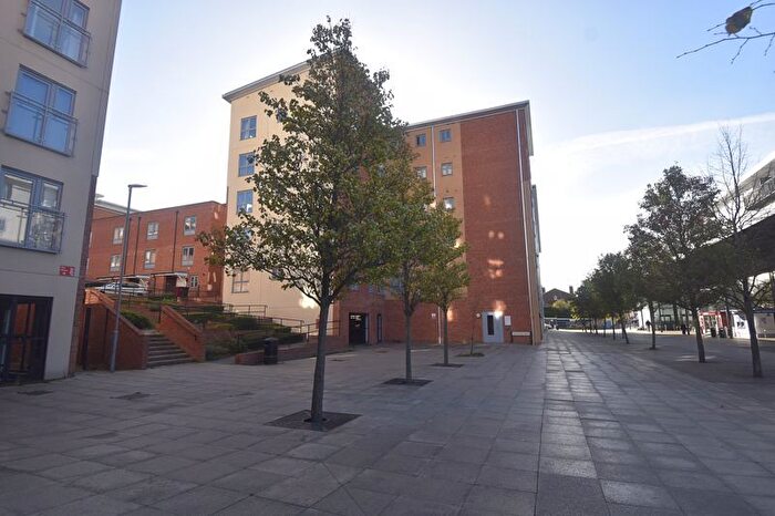 2 Bedroom Flat To Rent In Moulsford Mews, Reading, RG30