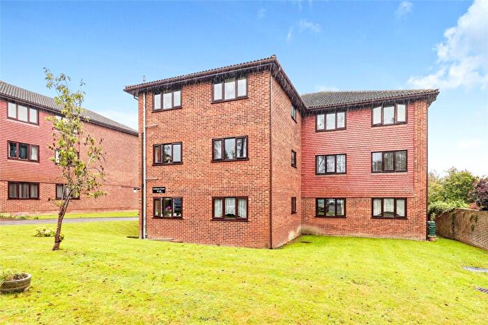 2 Bedroom Flat For Sale In London Road, River, Dover, CT16