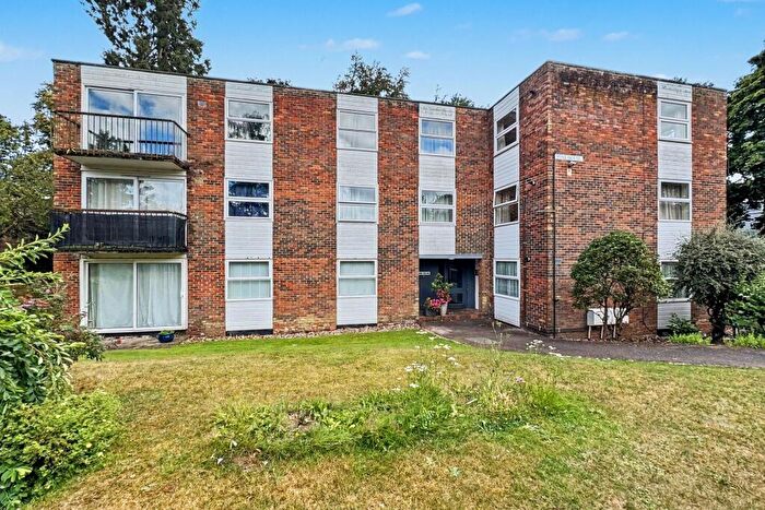 2 Bedroom Flat For Sale In Bassett, SO16
