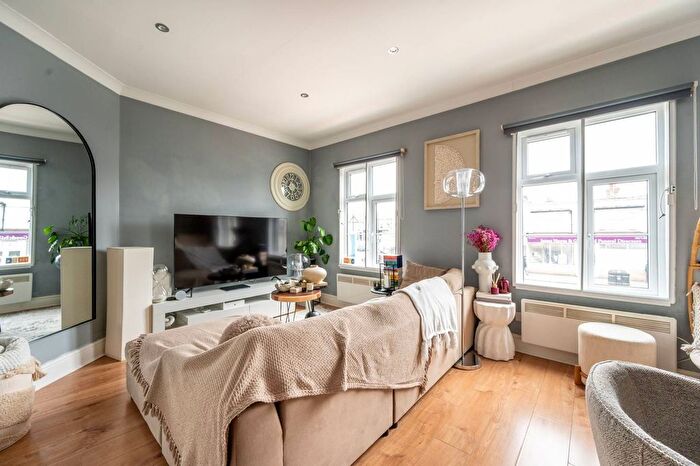 2 Bedroom Flat For Sale In The Broadway, Highams Park, London, E4