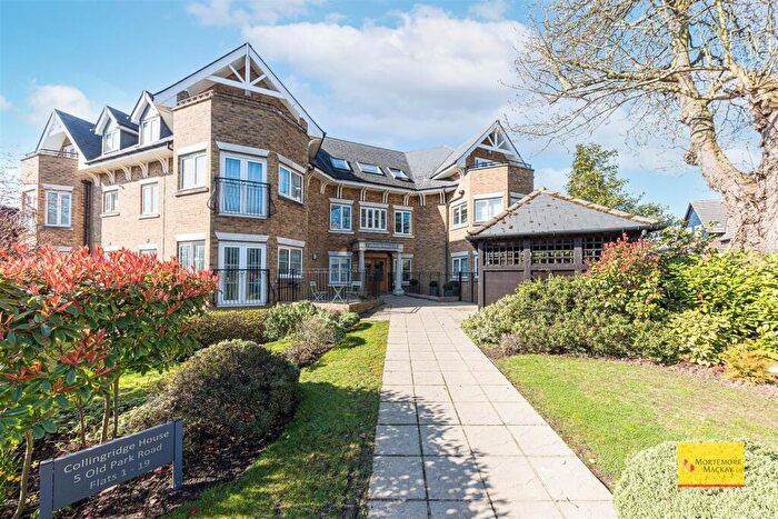 2 Bedroom Penthouse For Sale In Old Park Road, Enfield, EN2