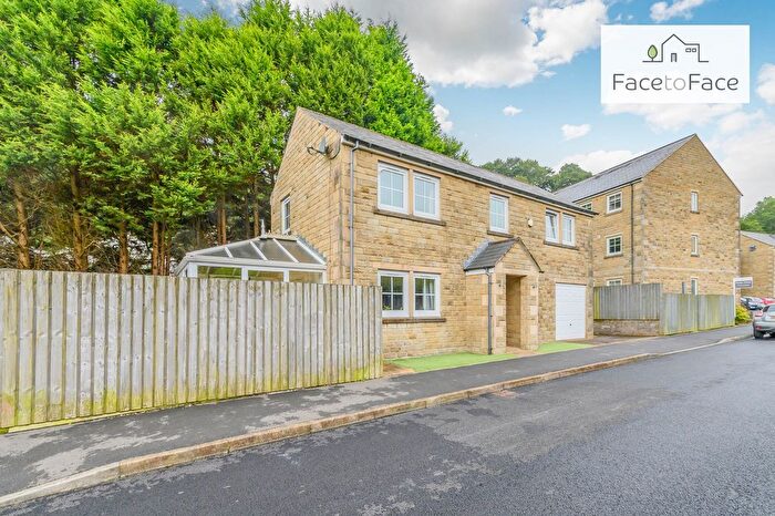 4 Bedroom Detached House For Sale In Ivy Place, Todmorden, OL14