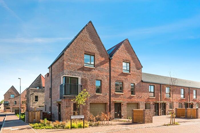 4 Bedroom Terraced House For Sale In Oakfield, Swindon, SN3
