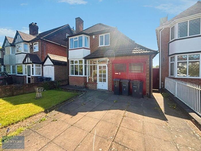 3 Bedroom Detached House For Sale In Wyckham Close, Birmingham, B17