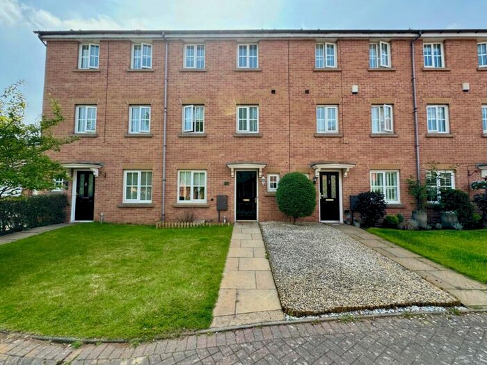 4 Bedroom Terraced House To Rent In Laxton Grove, Solihull, West Midlands, B91