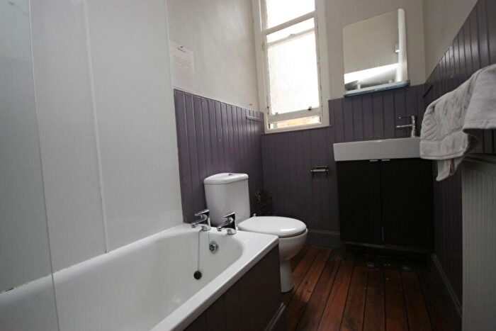 5 Bedroom Flat To Rent In Strathearn Road, Marchmont, Edinburgh, EH9