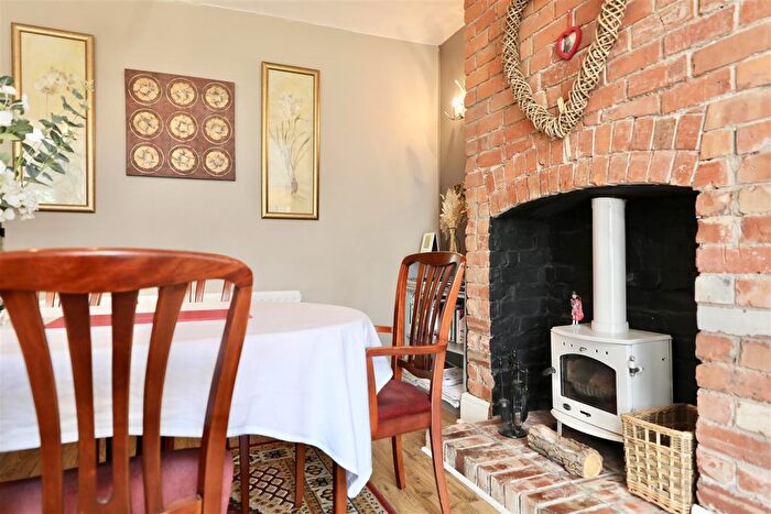 3 Bedroom Terraced House For Sale In Kenilworth Avenue, Hull, HU5