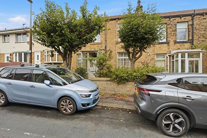 2 Bedroom Terraced House For Sale In Wellington Street, Lindley, Huddersfield, HD3