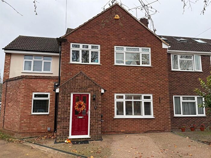 5 Bedroom End Of Terrace House For Sale In Storr Gardens, Hutton, Brentwood, CM13