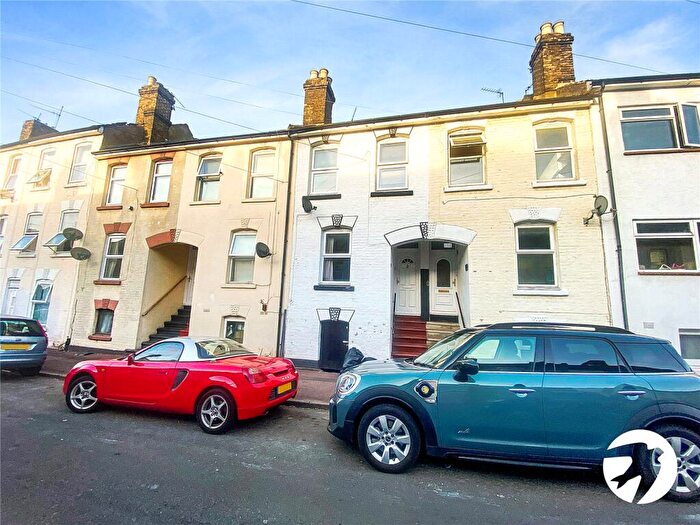 2 Bedroom Terraced House To Rent In Thorold Road, Chatham, Kent, ME5