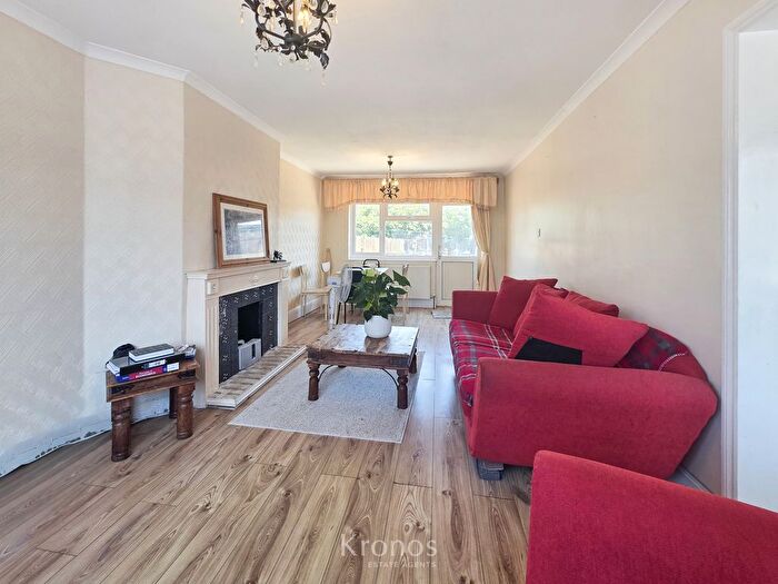 3 Bedroom Semi Detached House To Rent In Harrow, HA2