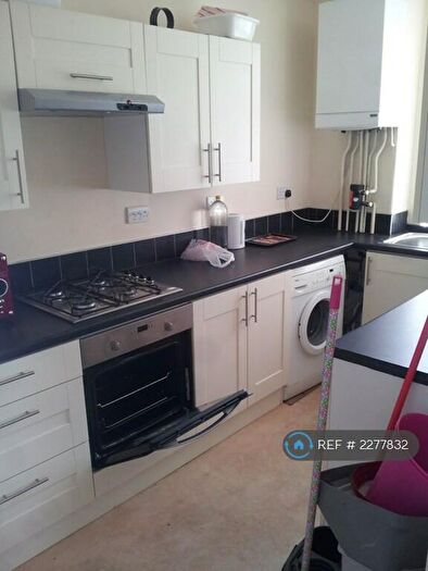 5 Bedroom Flat To Rent In Lancaster Avenue, Newcastle, ST5