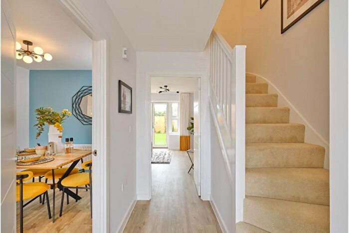 3 Bedroom Semi-Detached House For Sale In Farley Way, GL2