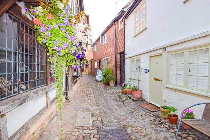 1 Bedroom Apartment To Rent In St Johns Alley, Devizes, Wiltshire, SN10