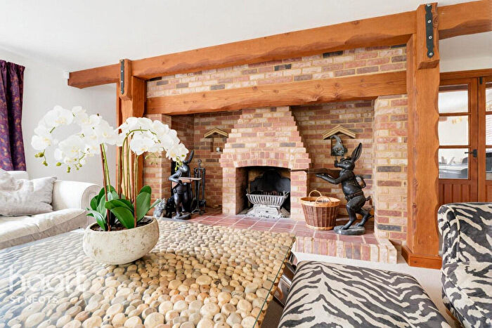 4 Bedroom Detached House For Sale In Main Road, Stonely, PE19