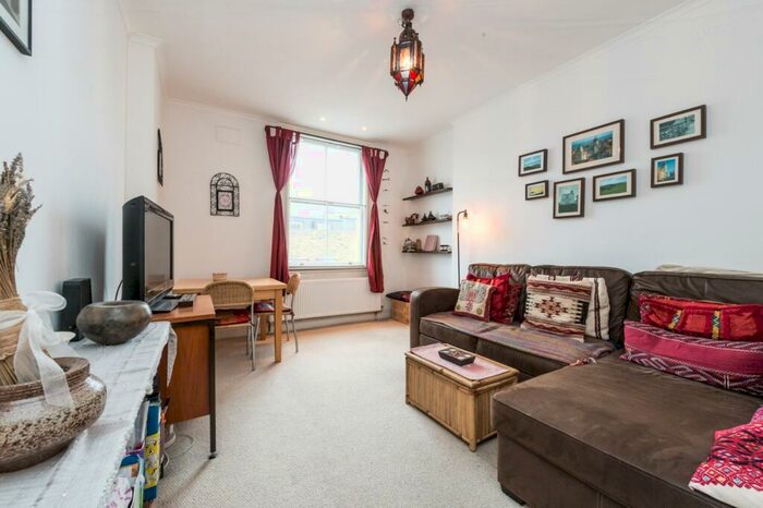 1 Bedroom Flat To Rent In Lavender Hill, Battersea, London, SW11