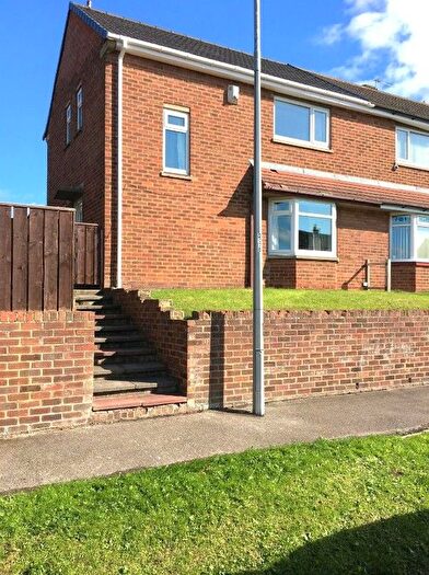 3 Bedroom Semi-Detached House To Rent In Lakeland Drive, Peterlee, SR8