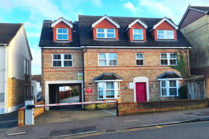 2 Bedroom Flat To Rent In Hatherley Road, Sidcup, DA14